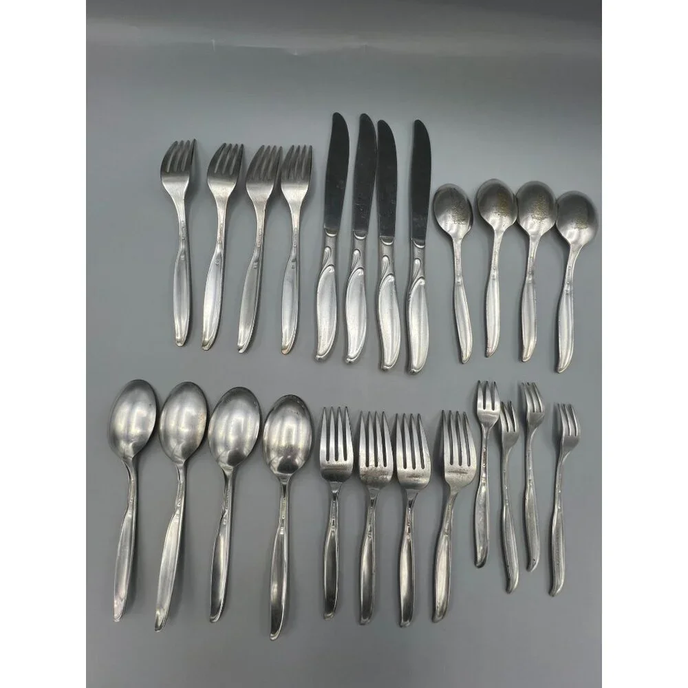 24 piece 1958 William Rogers Silver Plate Flatware SWEEP Settings for 4 People